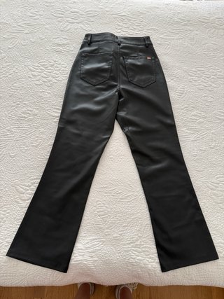 Pantalón efecto piel mini flare Zara Talla 36