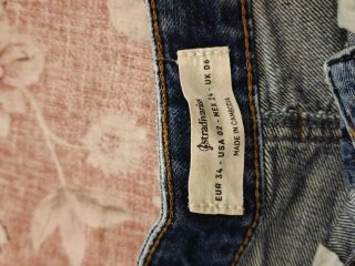 Shorts di jeans strappati