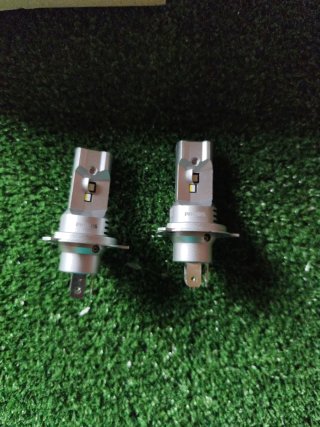Bombillas Philips H4-LED Ultinon Pro6000