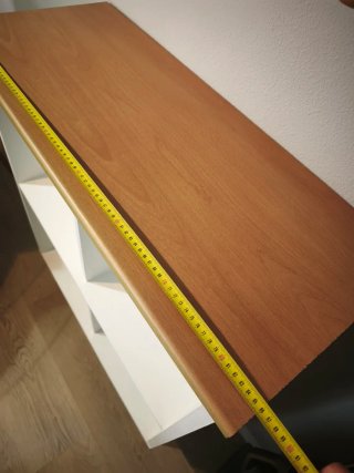 Estantería blanca y madera