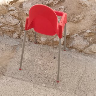Trona roja para bebé