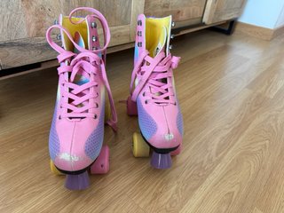 Patines 4 ruedas niña arcoíris
