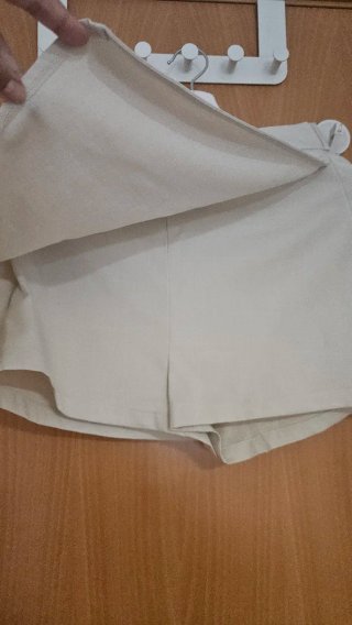 Falda pantalón crema