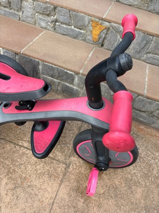 Triciclo infantil rosa y gris