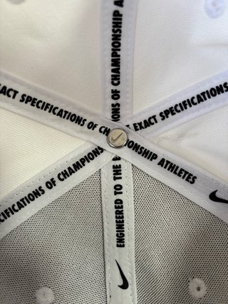 Gorra Nike Blanca con logo bordado Talla Única