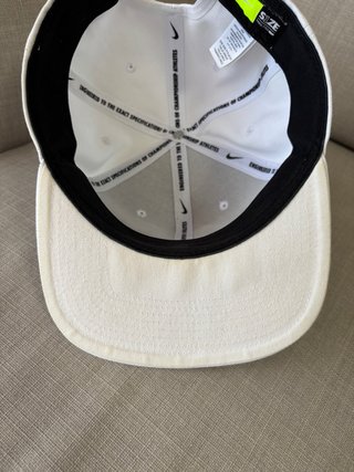 Gorra Nike Blanca con logo bordado Talla Única