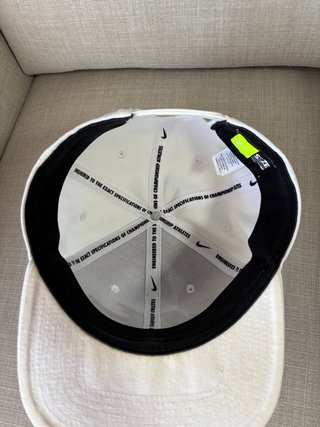 Gorra Nike Blanca con logo bordado Talla Única