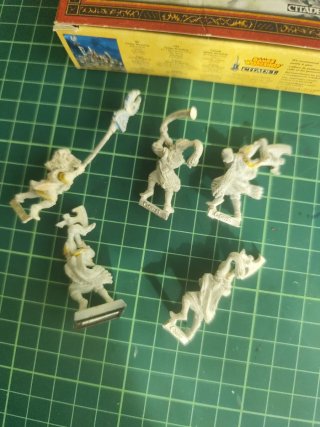 Warhammer fantasy leones blancos de cracia