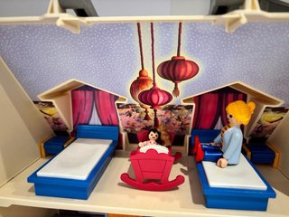 Casa Playmobil con giardino e figure