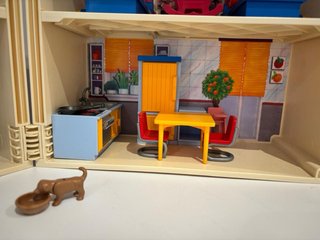 Casa Playmobil con giardino e figure