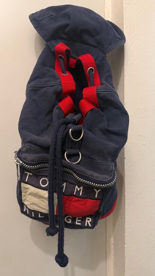 Mochila Tommy Hilfiger Azul y Roja