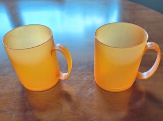 2 Vasos Naranja Plástico Hechos en Galicia