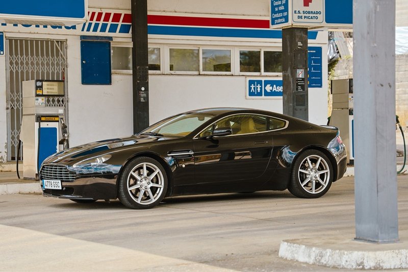 Aston Martin Vantage 2008 Restyling - foto 1