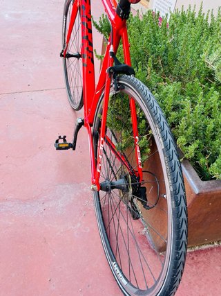 Bicicleta Carretera Giant Contend 1 Roja