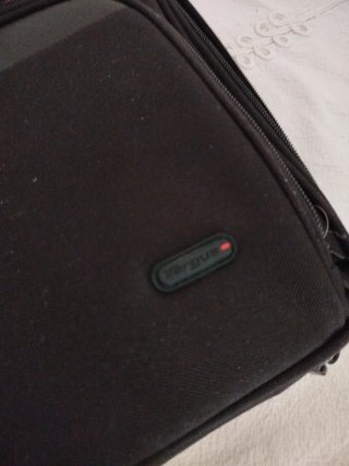 Maletín pequeño negro