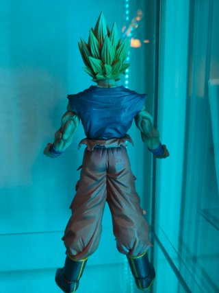 Figura Goku Super Saiyan Emoving Masterlise