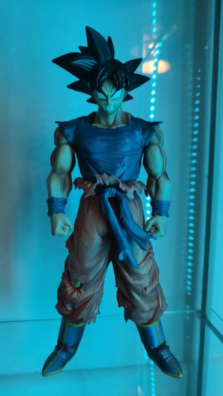 Figura Goku Super Saiyan Emoving Masterlise
