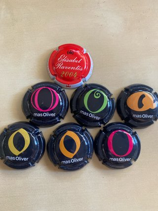 Chapas de cava Mas Oliver y Elisabet Raventós