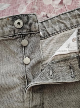 Pantaloncini grigi denim