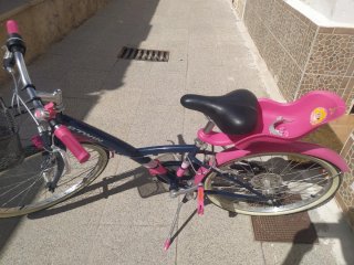 Bicicleta infantil B'Twin rosa y azul