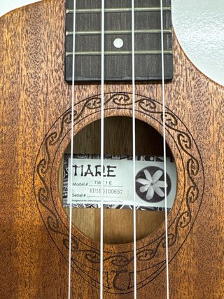 Ukelele soprano Tanglewood con previo enchufable