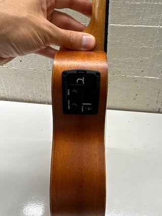Ukelele soprano Tanglewood con previo enchufable