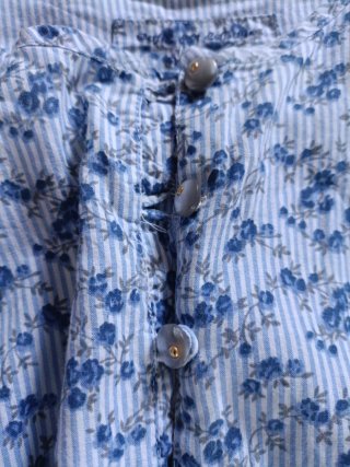 Vestido niña flores azul de Mayoral.