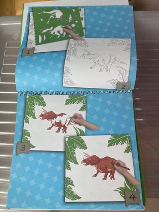 Livro de modelos com desenhos