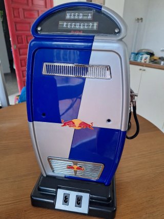 Nevera Mini Red Bull Estilo Gasolinera