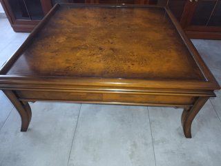 Mesa de centro de raíz de madera