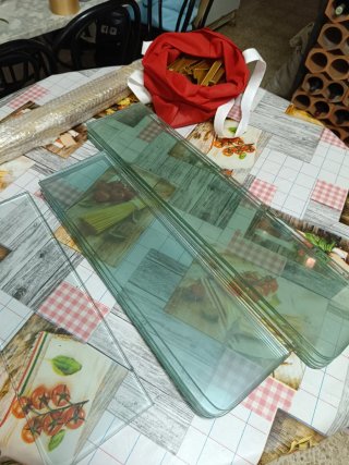 Estantería de aluminio dorada