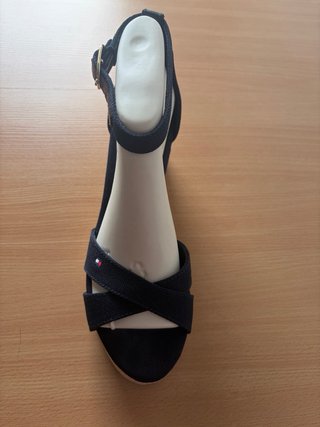 Sandalias Tommy Hilfiger Cuña Beige y Azul