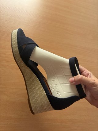 Sandalias Tommy Hilfiger Cuña Beige y Azul