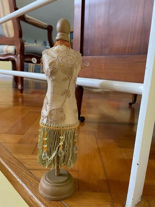 Maniquí para collares y bisutería