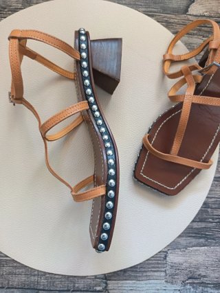 Sandalias de piel con tachuelas ♡ TOPSHOP * 37