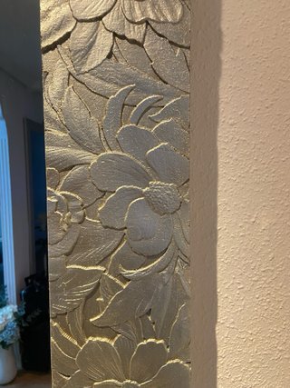 Mueble recibidor blanco y gris con espejo