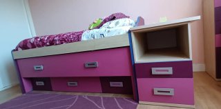 Conjunto de dormitorio infantil con cama nido