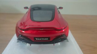 Aston Martin Vantage Autoart 1:18