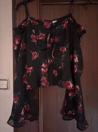 Blusa H&M Flores Rojas Talla S