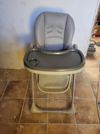 Trona de bebé gris