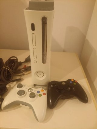 Xbox 360 con 2 mandos