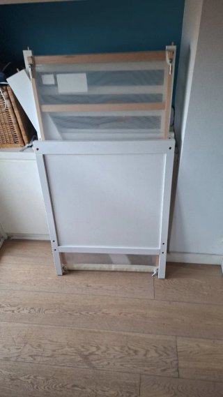 Cuna Ikea Sunvik con colchón reversible