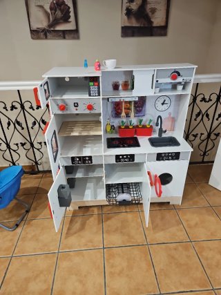 Cocinita de juguete blanca