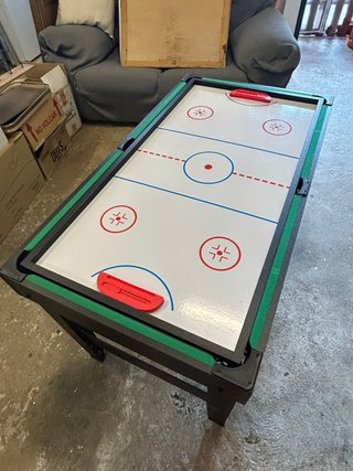 Futbolín de mesa, billar y mas juegos