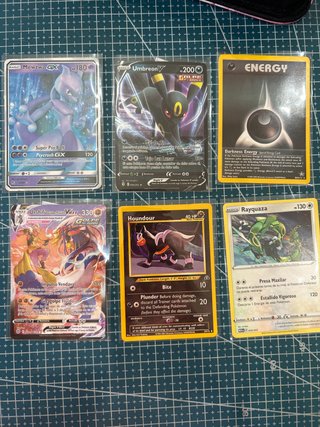 Cartas Pokémon Mewtwo, Umbreon, Rayquaza, etc.