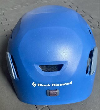 Casco de escalada azul