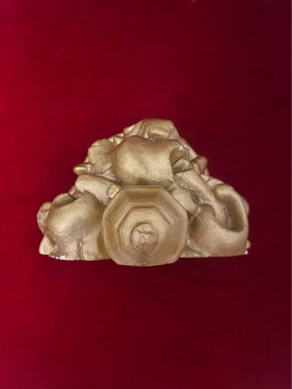 Decoración | Ménsula de escayola dorada.