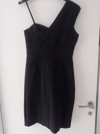 Vestido fiesta negro asimétrico
