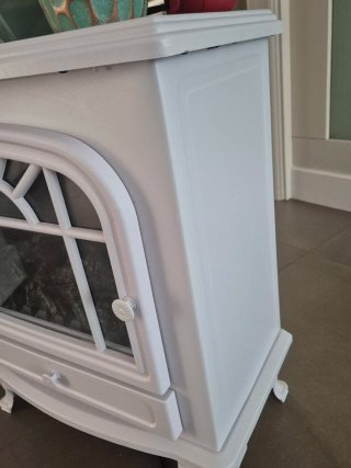 Estufa eléctrica decorativa blanca