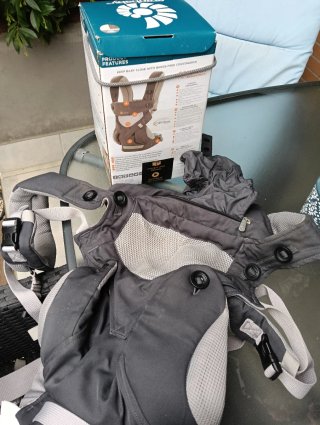 Mochila Ergobaby con reductor